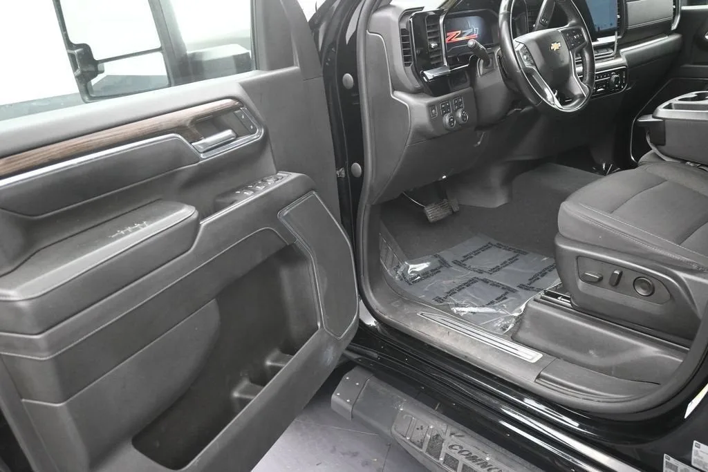2024 Chevrolet Silverado 2500 HD LT photo 10