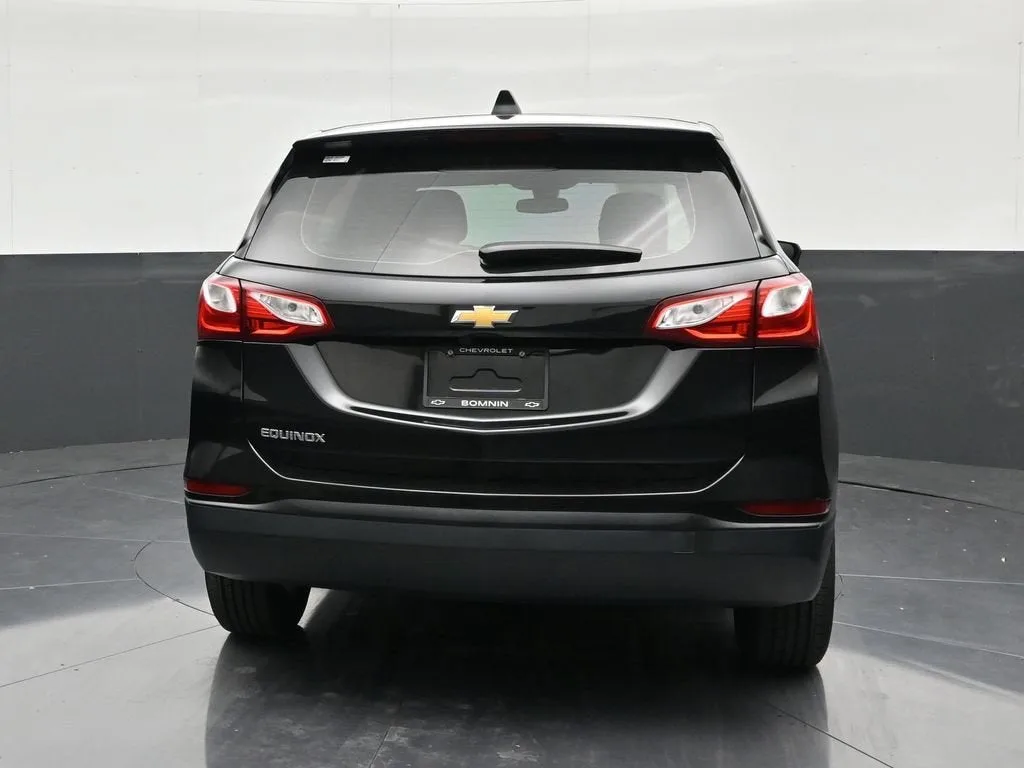 2020 Chevrolet Equinox LS photo 4