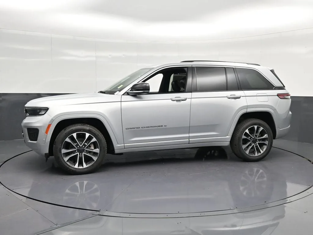 2023 Jeep Grand Cherokee Overland photo 7