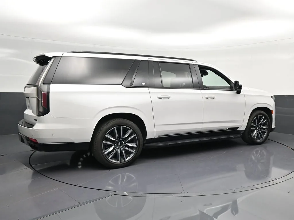 2021 Cadillac Escalade ESV Sport photo 3