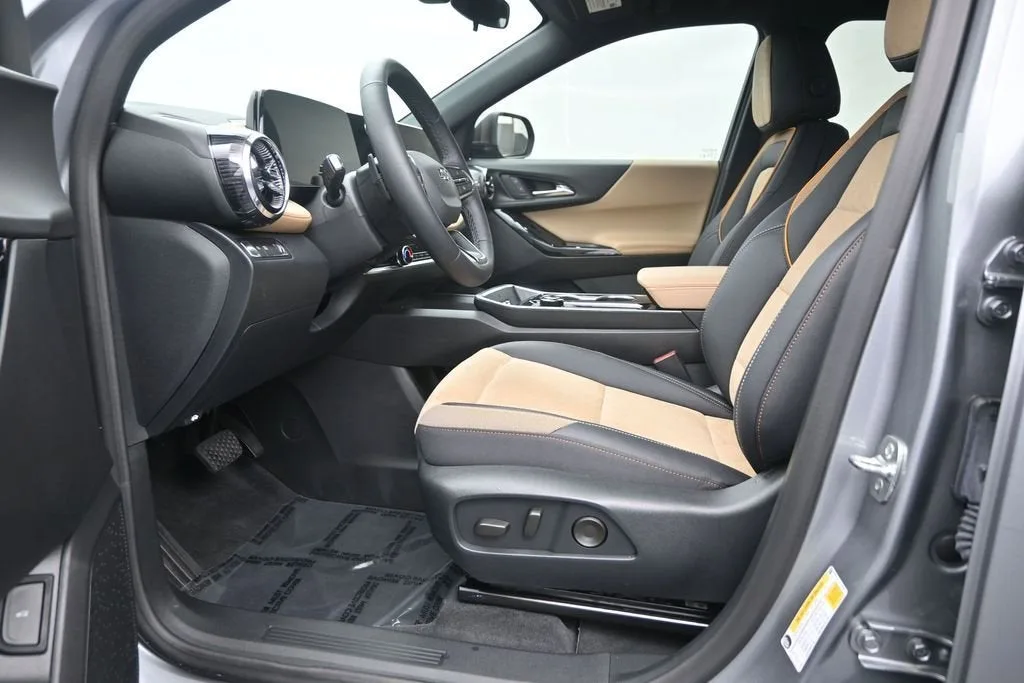 2026 Chevrolet Equinox ACTIV photo 12