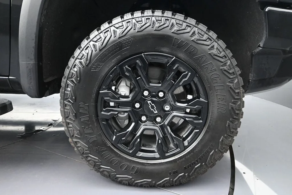 2026 Chevrolet Silverado 1500 ZR2 photo 9