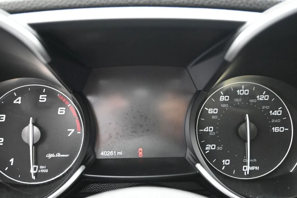 2021 Alfa Romeo Giulia Ti photo 12