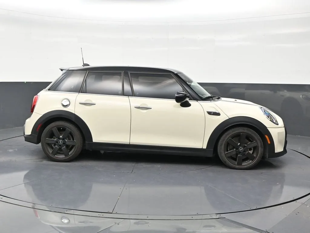 2022 MINI Hardtop 4 Door Cooper S photo 6