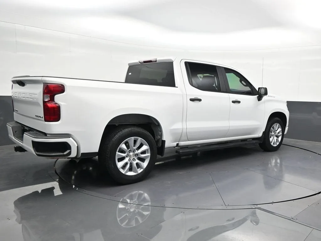2023 Chevrolet Silverado 1500 Custom photo 5