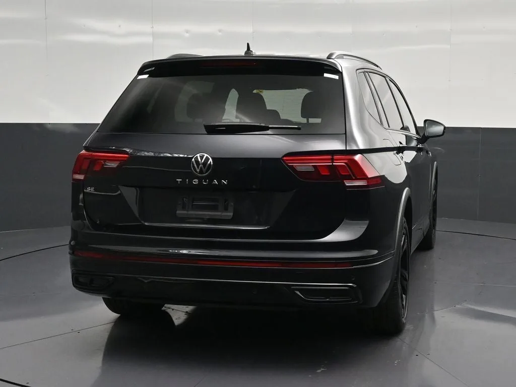 2023 Volkswagen Tiguan 2.0T SE R-Line Black photo 2