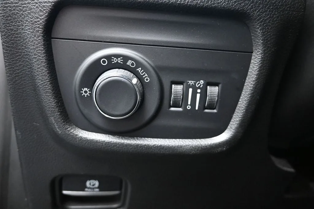 2023 Jeep Grand Cherokee L Altitude photo 12