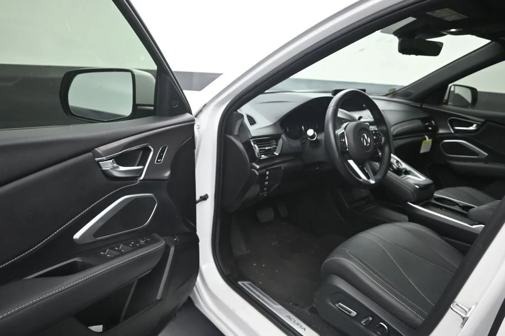 2025 Acura RDX 4DR SH-AWD photo 10