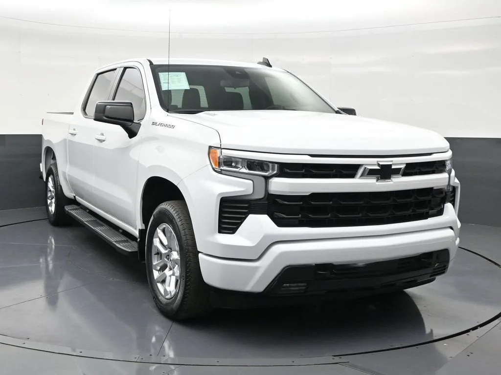 2023 Chevrolet Silverado 1500 RST photo 7