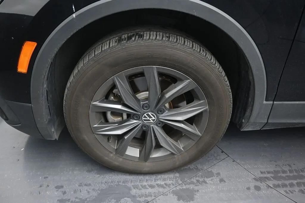 2024 Volkswagen Tiguan 2.0T SE photo 9