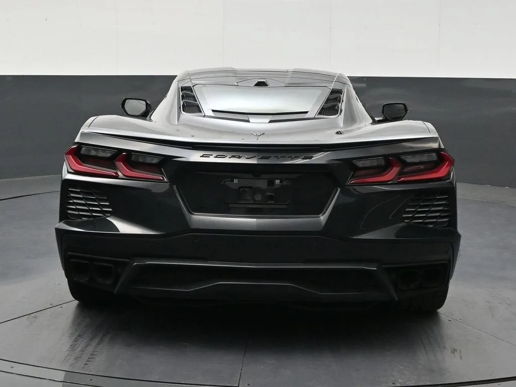 2025 Chevrolet Corvette Stingray 2LT photo 4