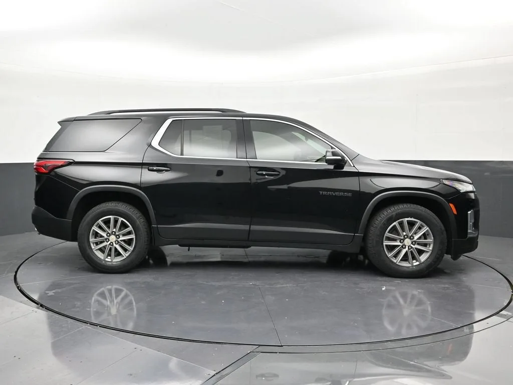 2022 Chevrolet Traverse LT Cloth photo 6