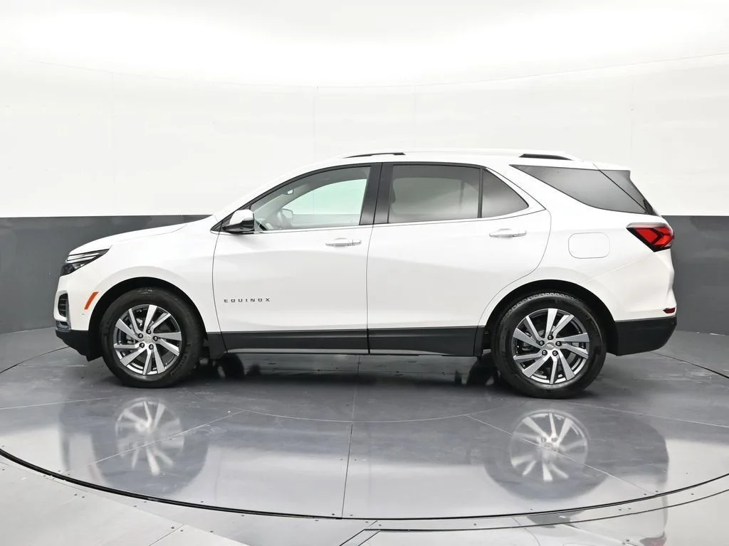 2024 Chevrolet Equinox Premier photo 2