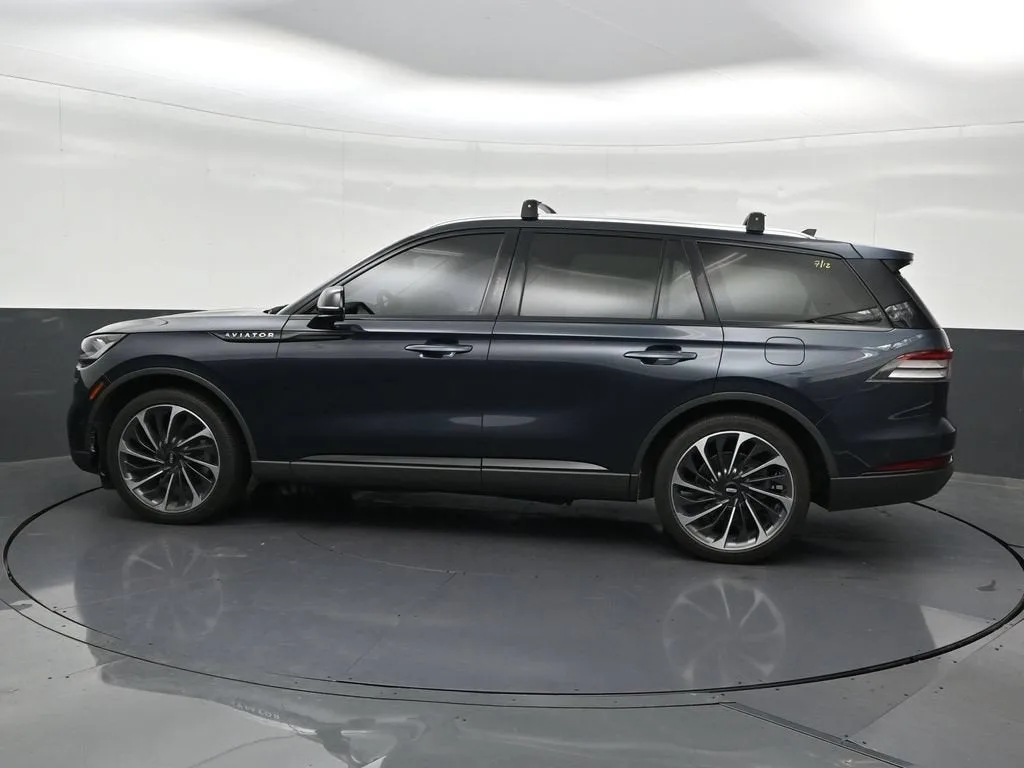 2024 Lincoln Aviator Reserve photo 2