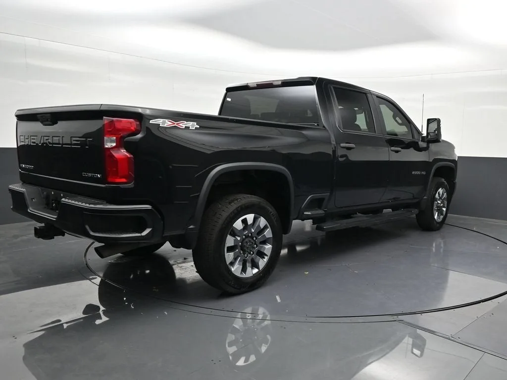 2021 Chevrolet Silverado 2500 HD Custom photo 7