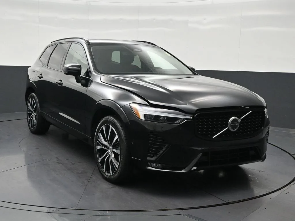 2024 Volvo XC60 B5 Plus Dark Theme photo 8