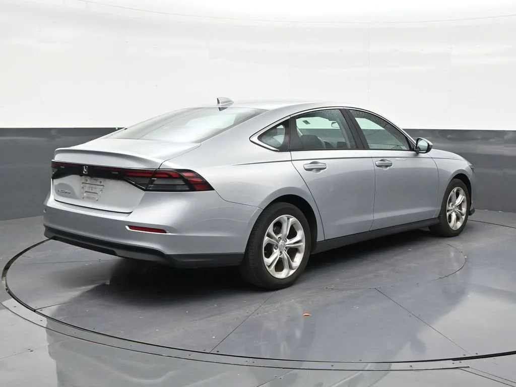 2024 Honda Accord Sedan LX photo 5