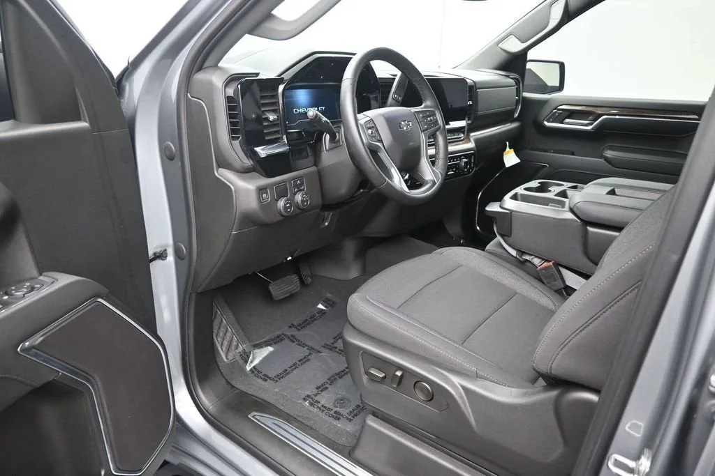 2023 Chevrolet Silverado 1500 RST photo 11