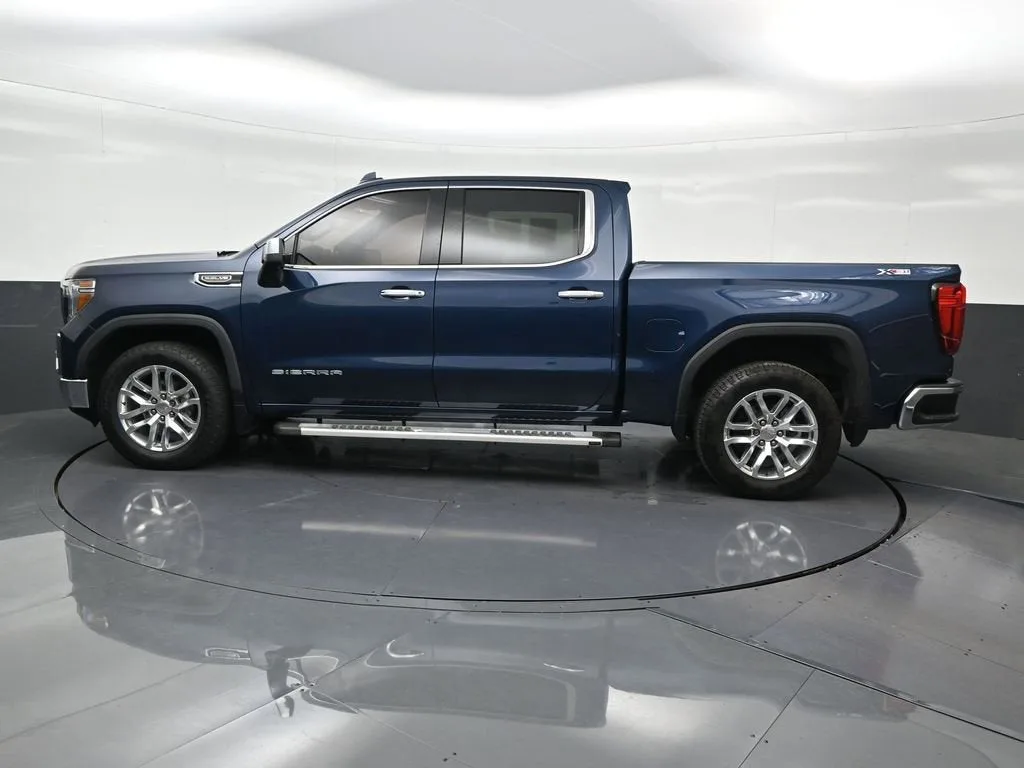 2021 GMC Sierra 1500 SLT photo 2