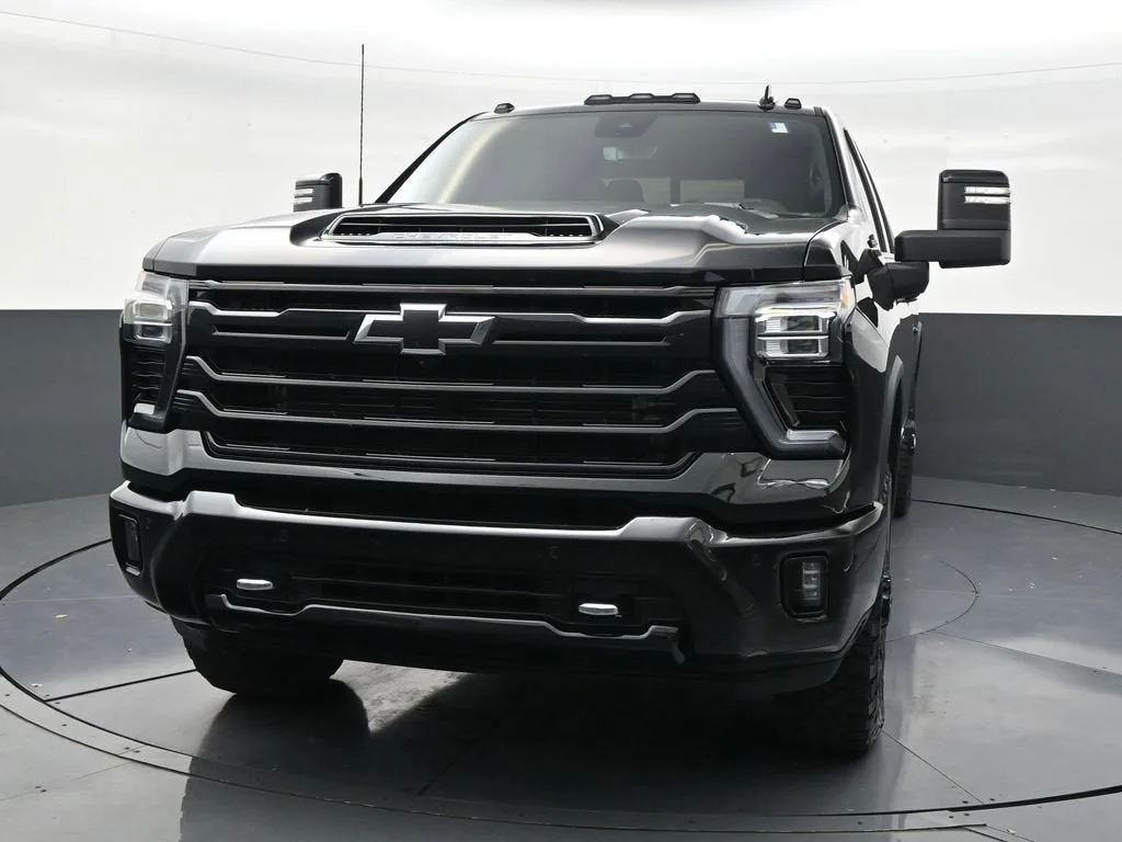 2025 Chevrolet Silverado 2500 HD High Country photo 8