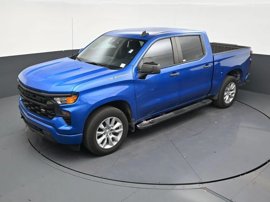 2023 Chevrolet Silverado 1500 Custom photo 12