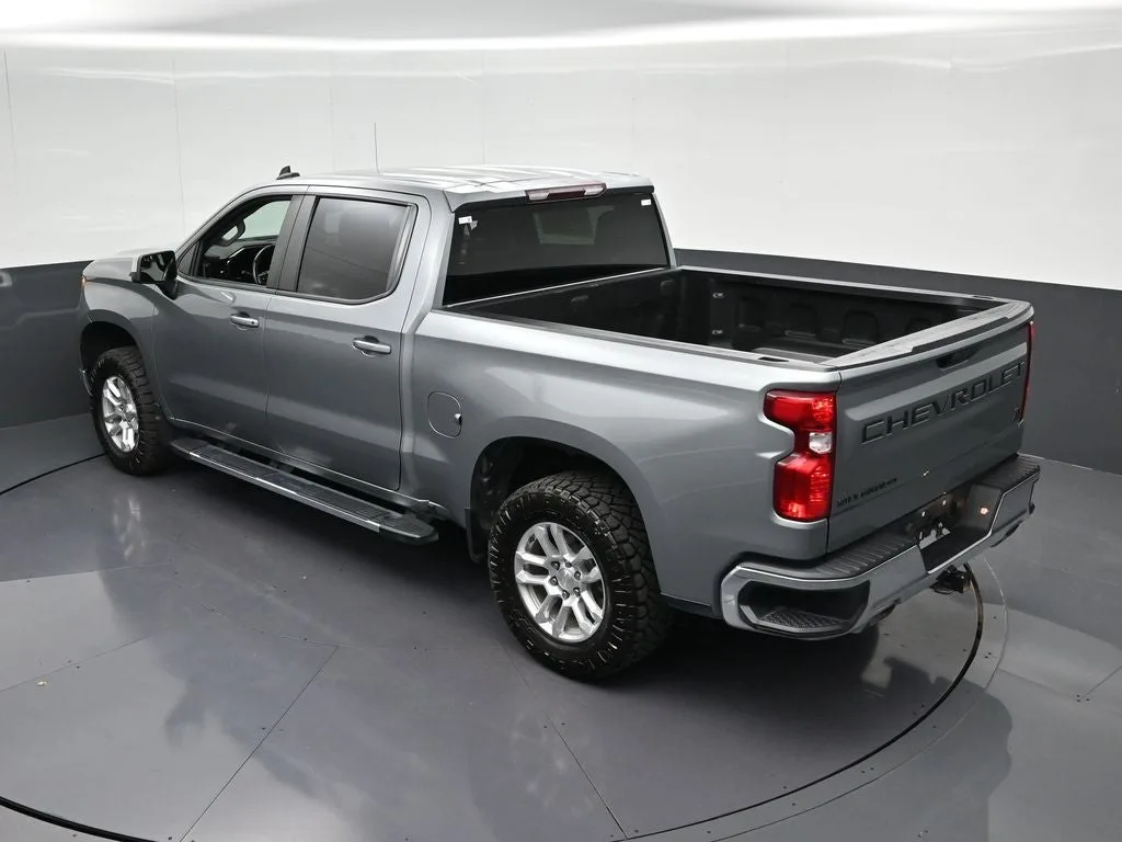 2023 Chevrolet Silverado 1500 LT photo 9