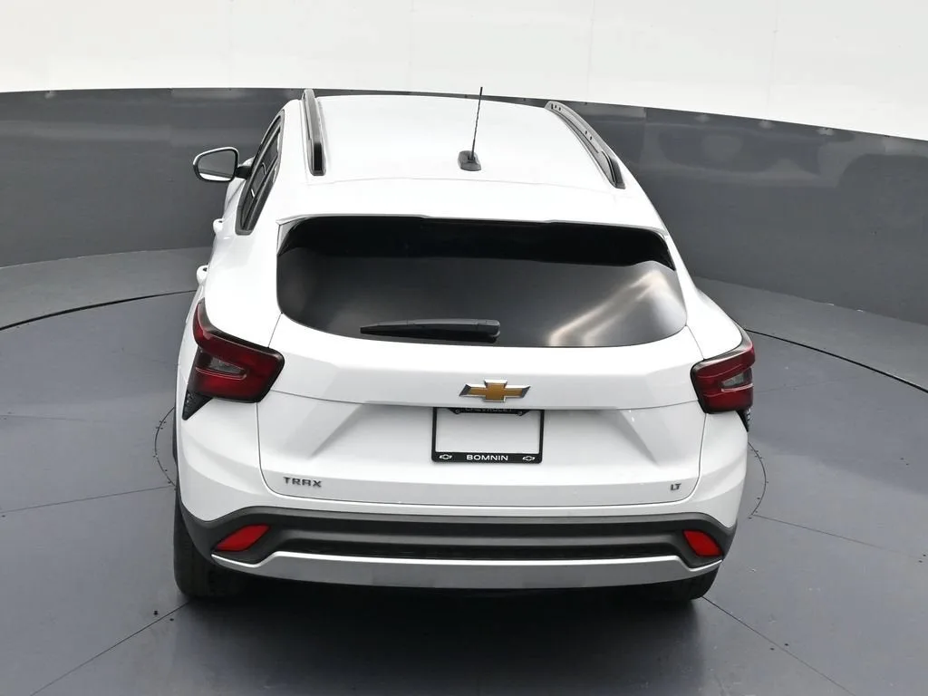 2024 Chevrolet Trax LT photo 12