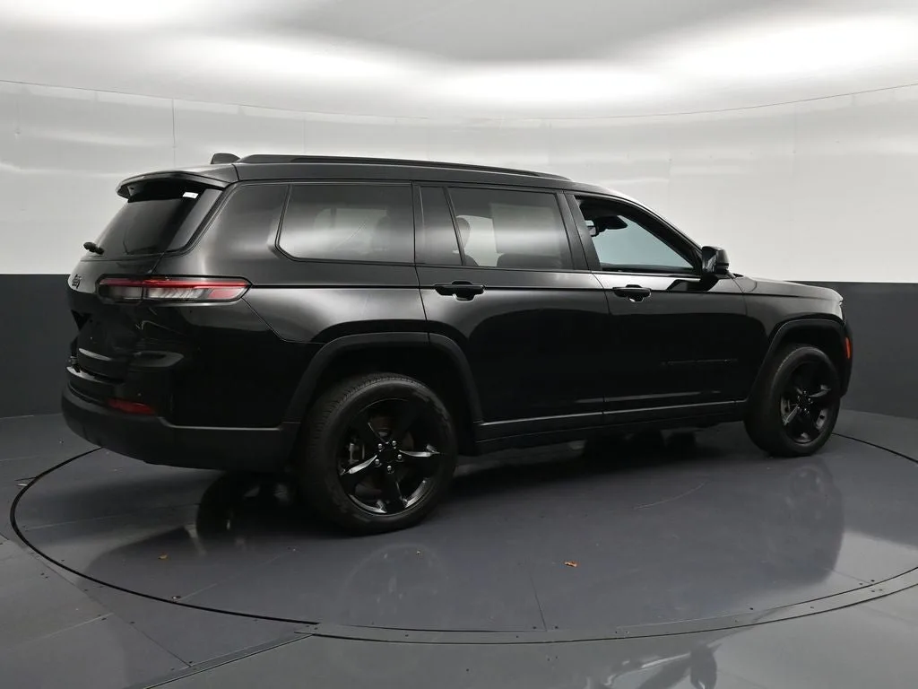 2024 Jeep Grand Cherokee L Limited photo 3