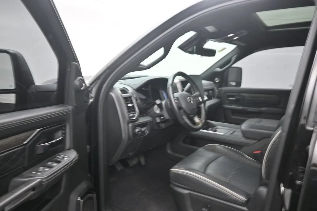 2026 RAM 2500 Limited Crew Cab 4x4 6'4" Box photo 10