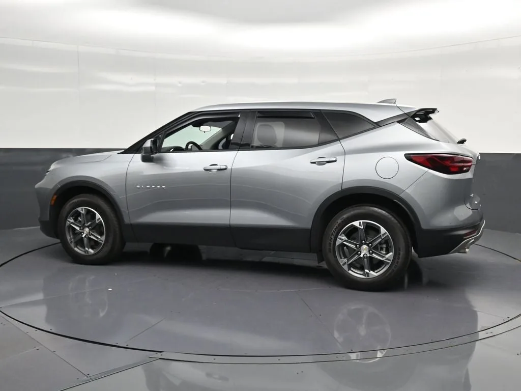 2025 Chevrolet Blazer LT photo 8