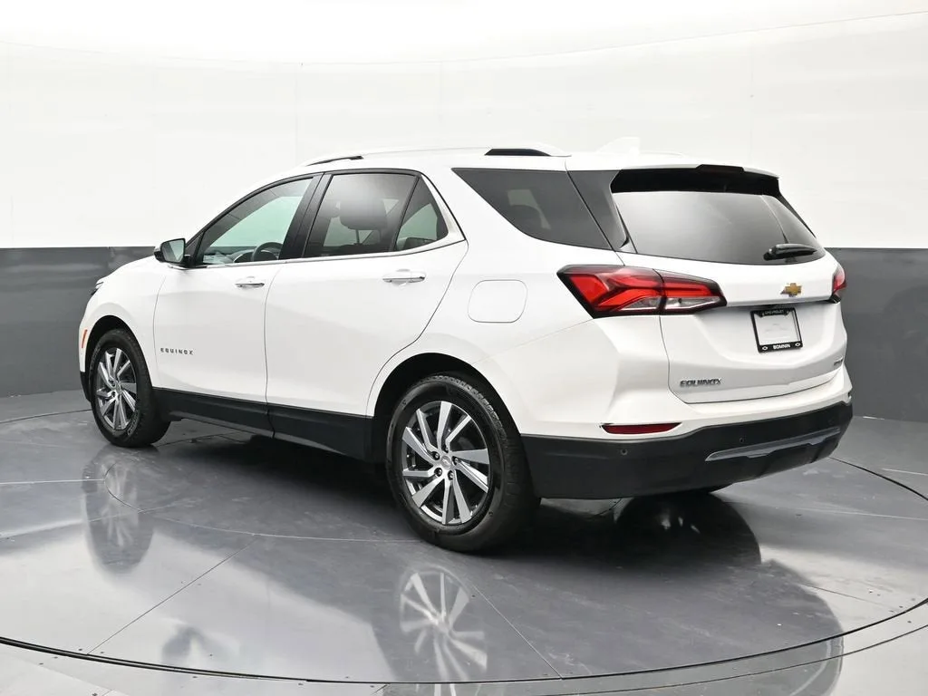 2024 Chevrolet Equinox Premier photo 3