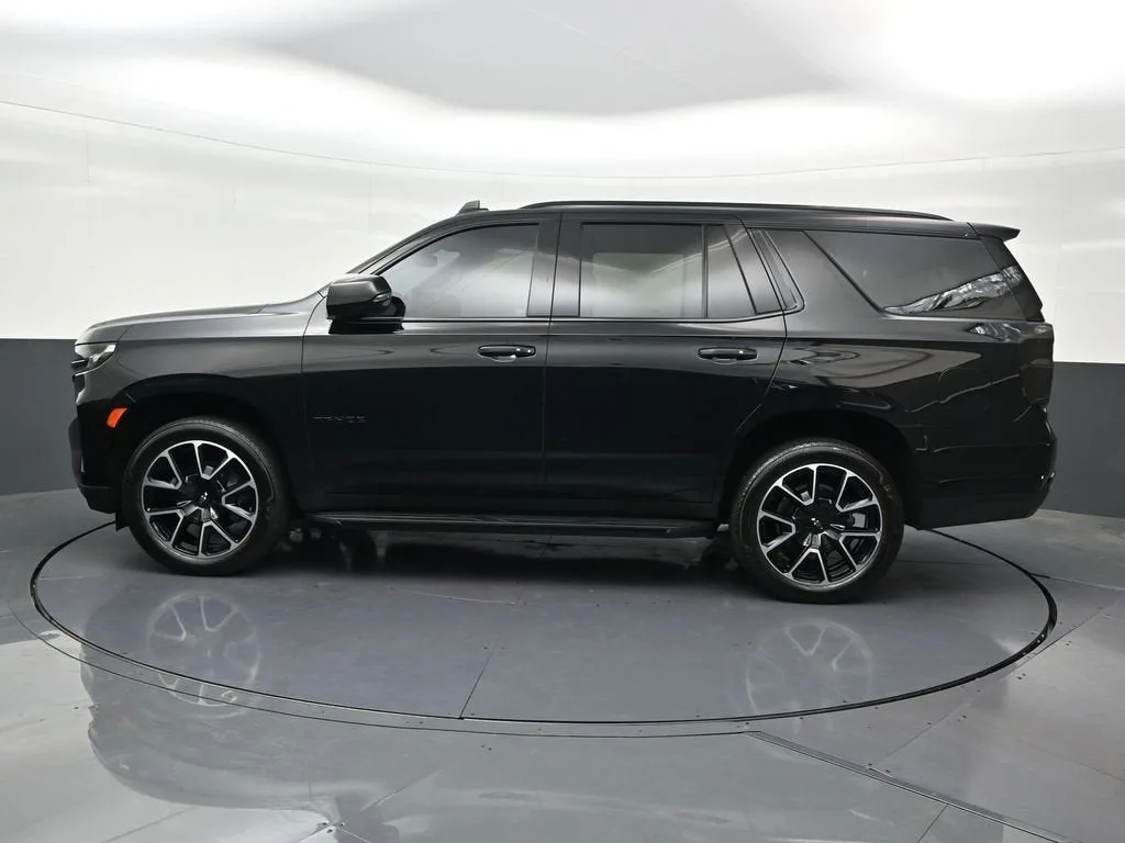 2024 Chevrolet Tahoe RST photo 2
