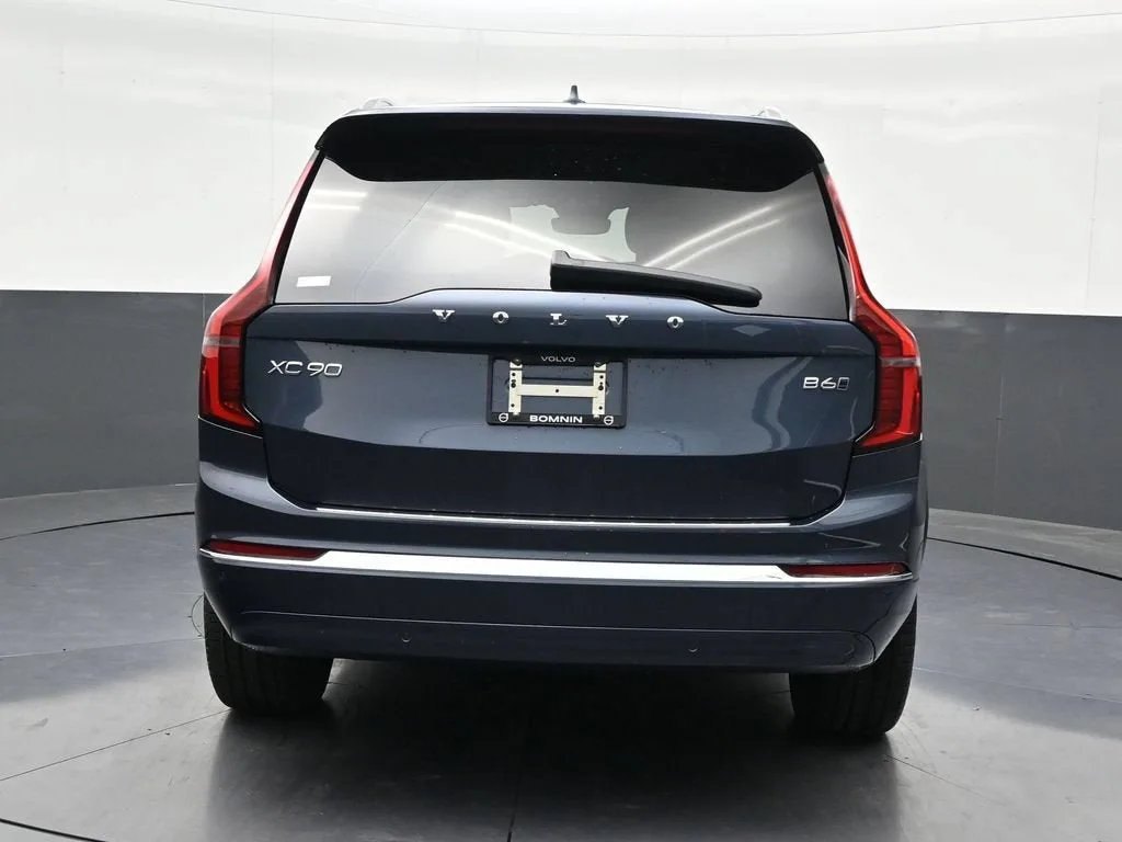 2026 Volvo XC90 Plus photo 5
