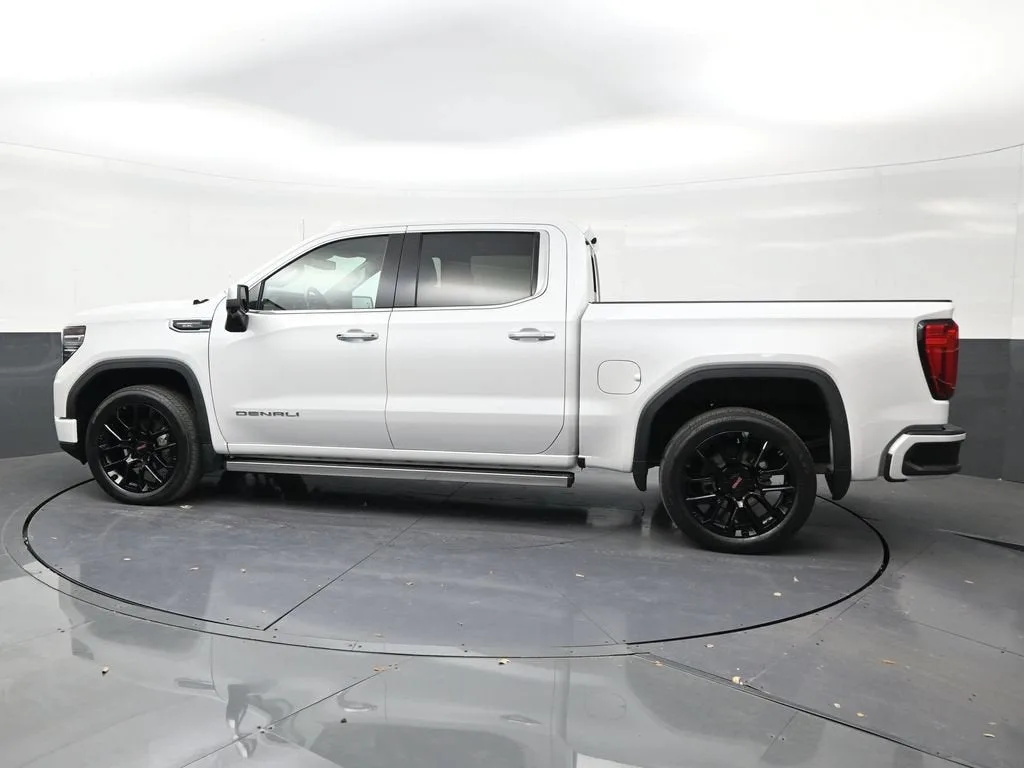 2023 GMC Sierra 1500 Denali photo 2