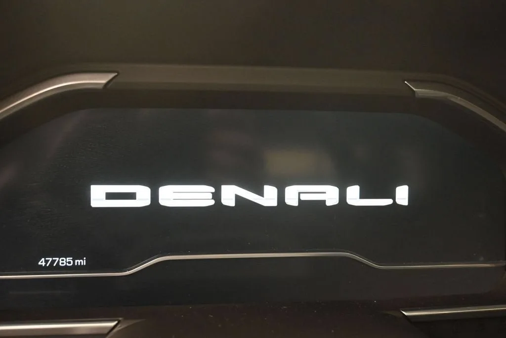 2023 GMC Sierra 1500 Denali photo 9