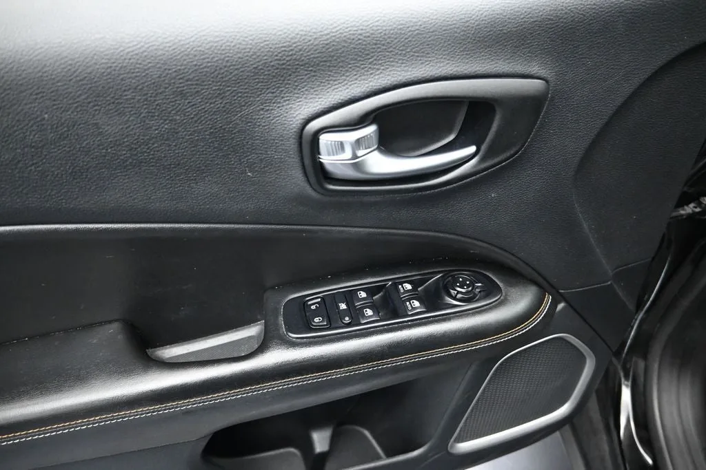 2021 Jeep Compass Latitude photo 10
