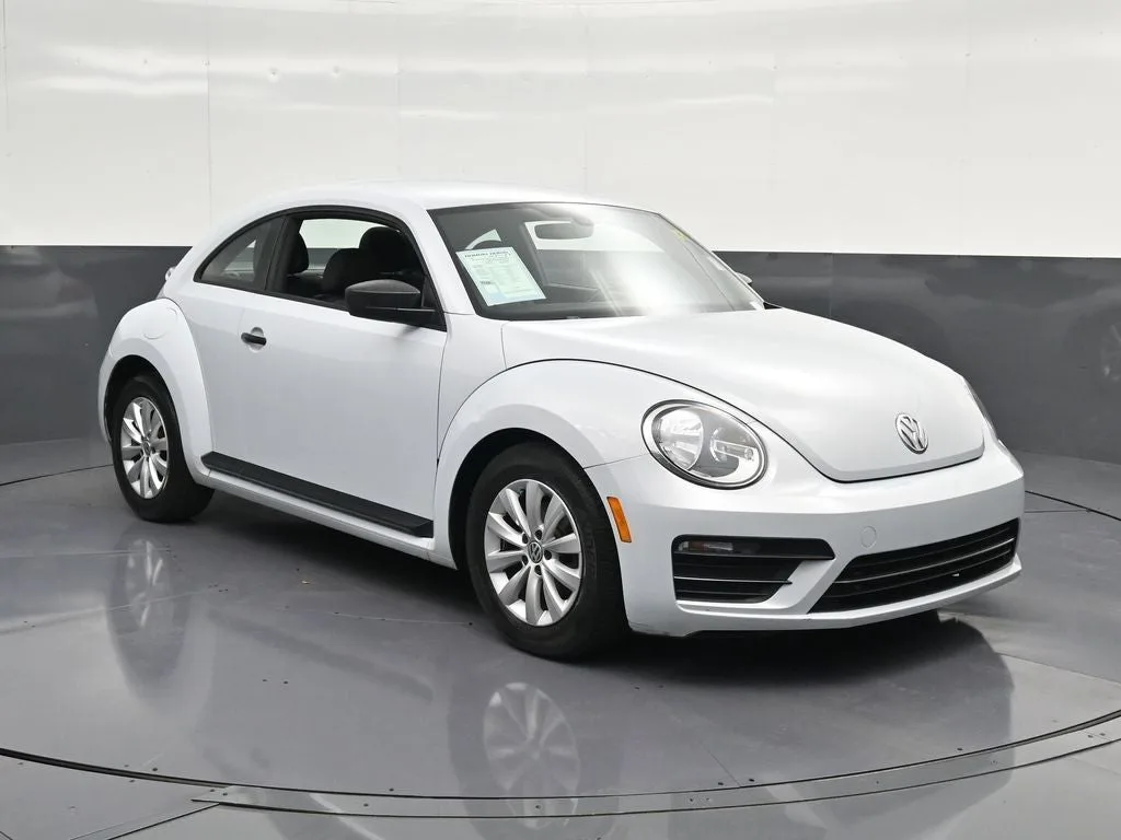 2017 Volkswagen Beetle 1.8T S photo 5