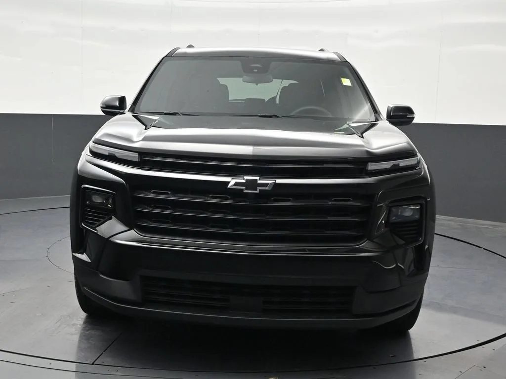 2025 Chevrolet Traverse LT photo 9