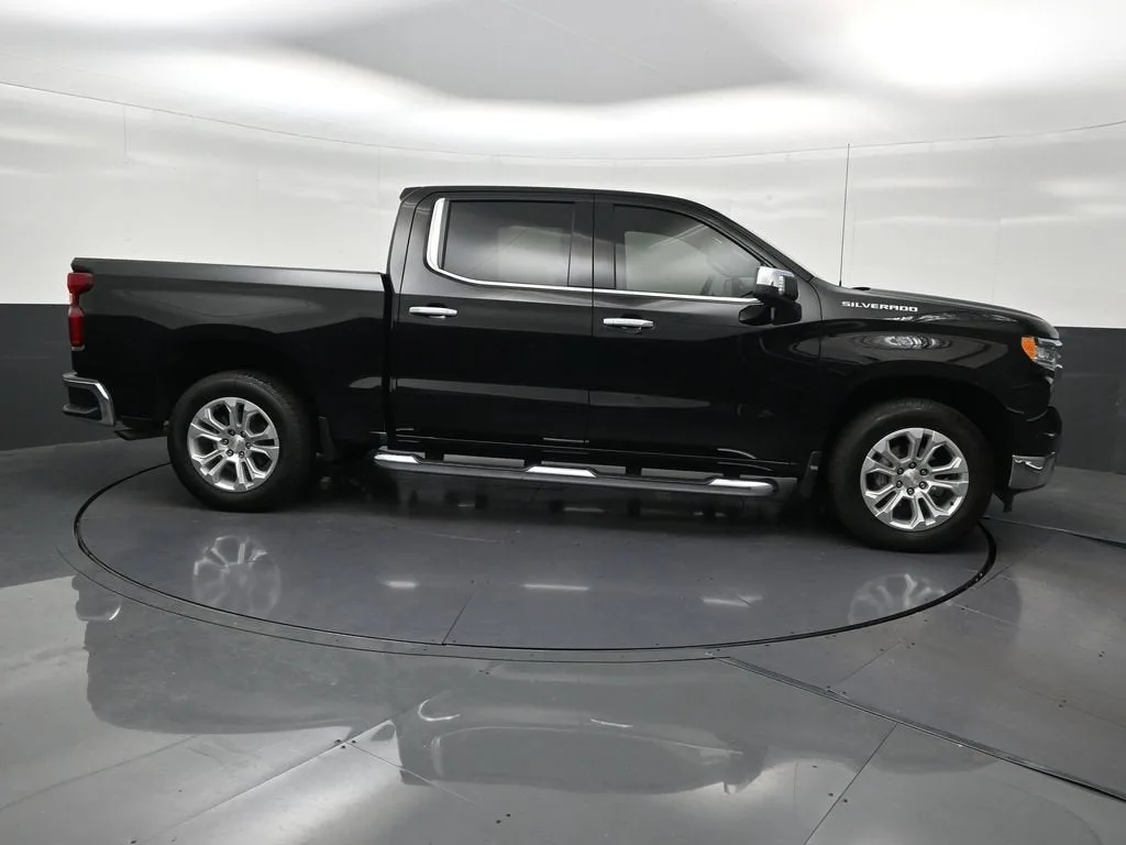 2024 Chevrolet Silverado 1500 LTZ photo 7