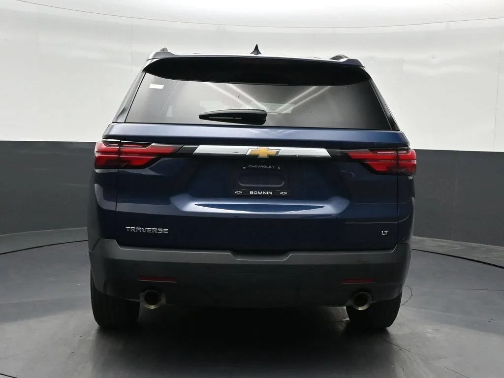 2023 Chevrolet Traverse LT Cloth photo 4