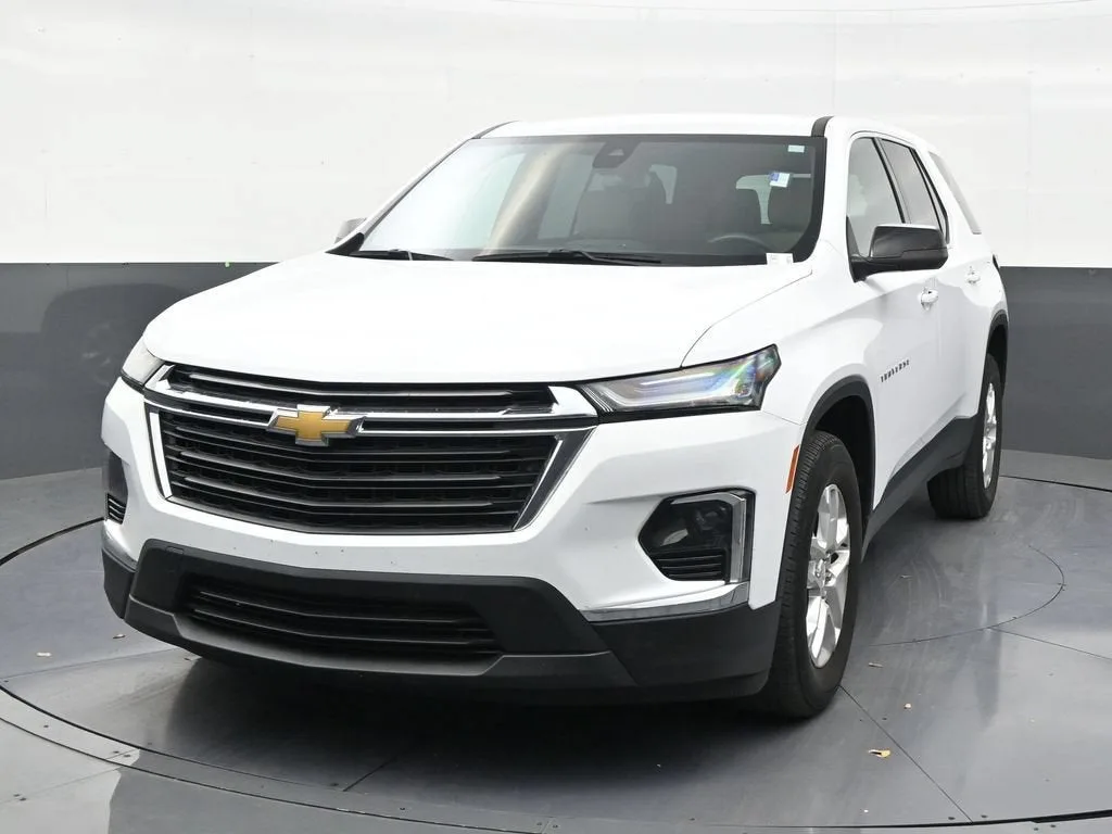 2023 Chevrolet Traverse LS photo 8