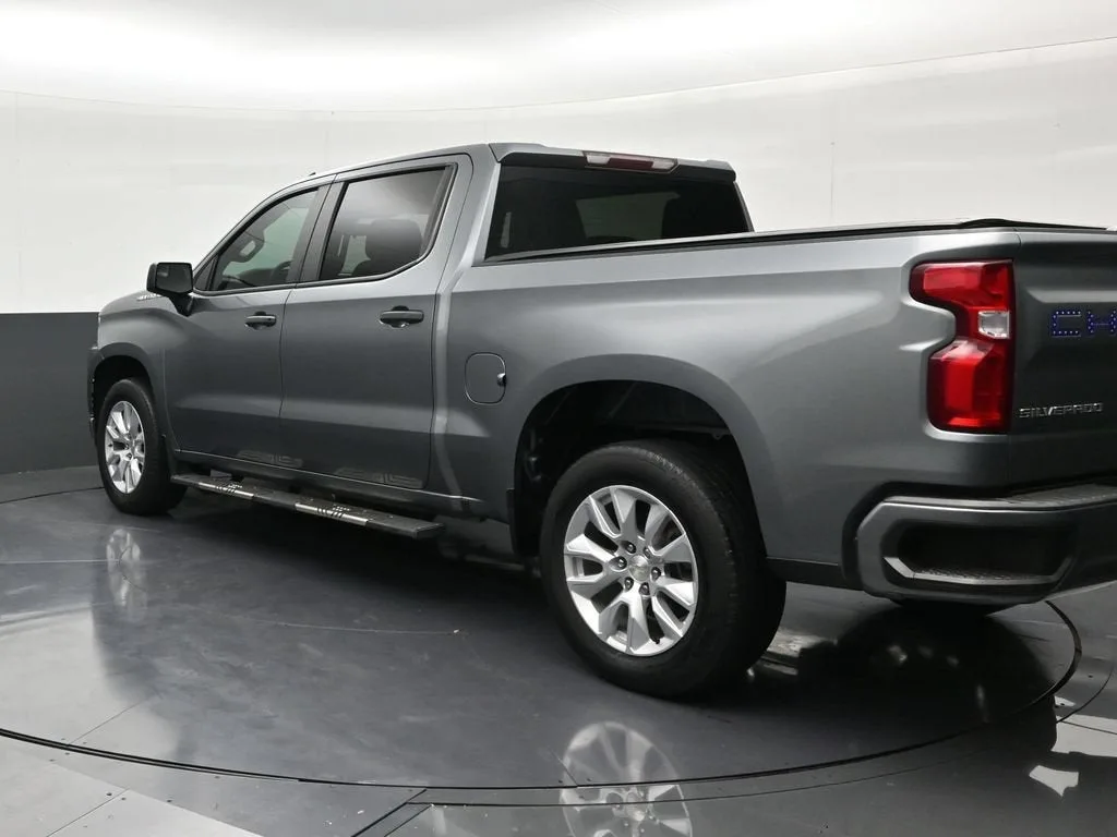 2021 Chevrolet Silverado 1500 Custom photo 3