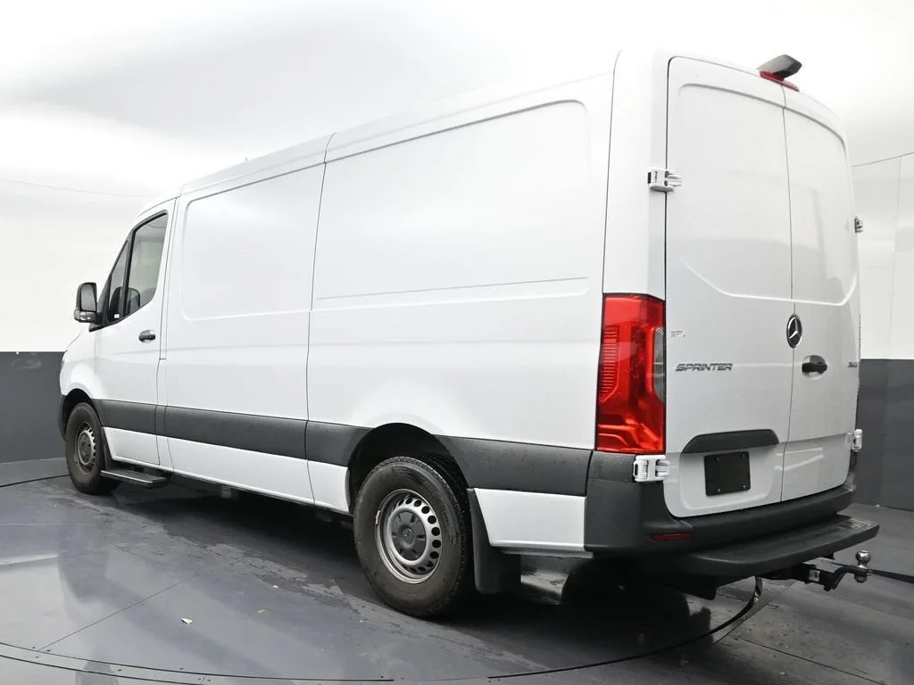2025 Mercedes-Benz Sprinter 2500 Standard Roof 4-Cyl Diesel photo 3