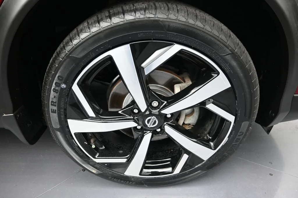 2021 Nissan Rogue Sport SL photo 9