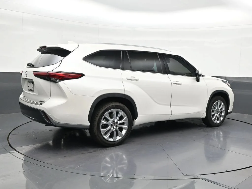 2021 Toyota Highlander Limited photo 5