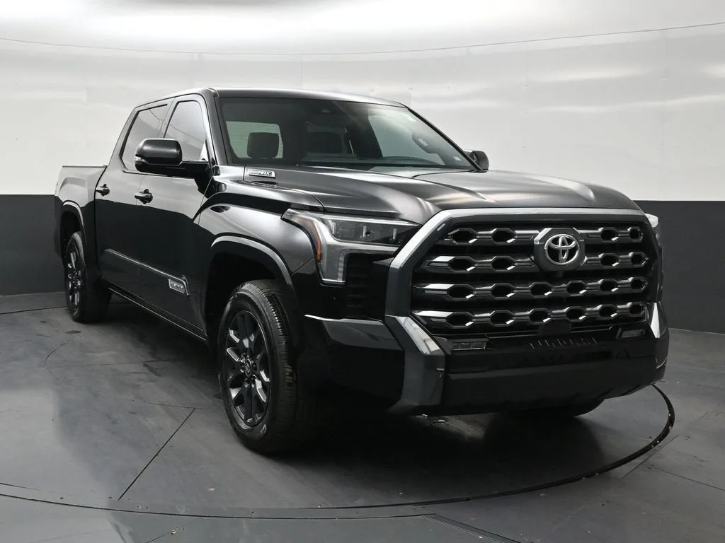 2025 Toyota Tundra Hybrid Platinum Hybrid CrewMax 5.5' Bed photo 7
