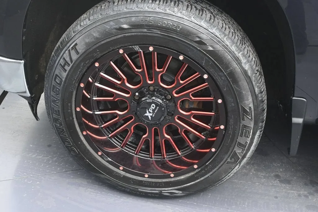 2023 Chevrolet Silverado 1500 LT photo 9