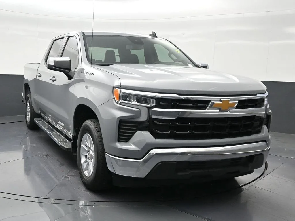 2024 Chevrolet Silverado 1500 LT photo 8