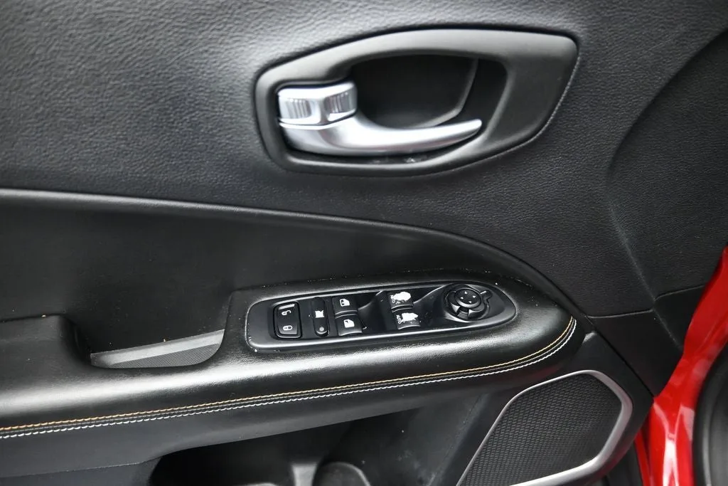 2021 Jeep Compass Latitude photo 10
