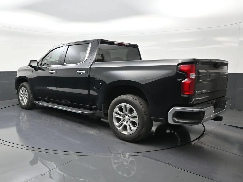 2024 Chevrolet Silverado 1500 LTZ photo 3